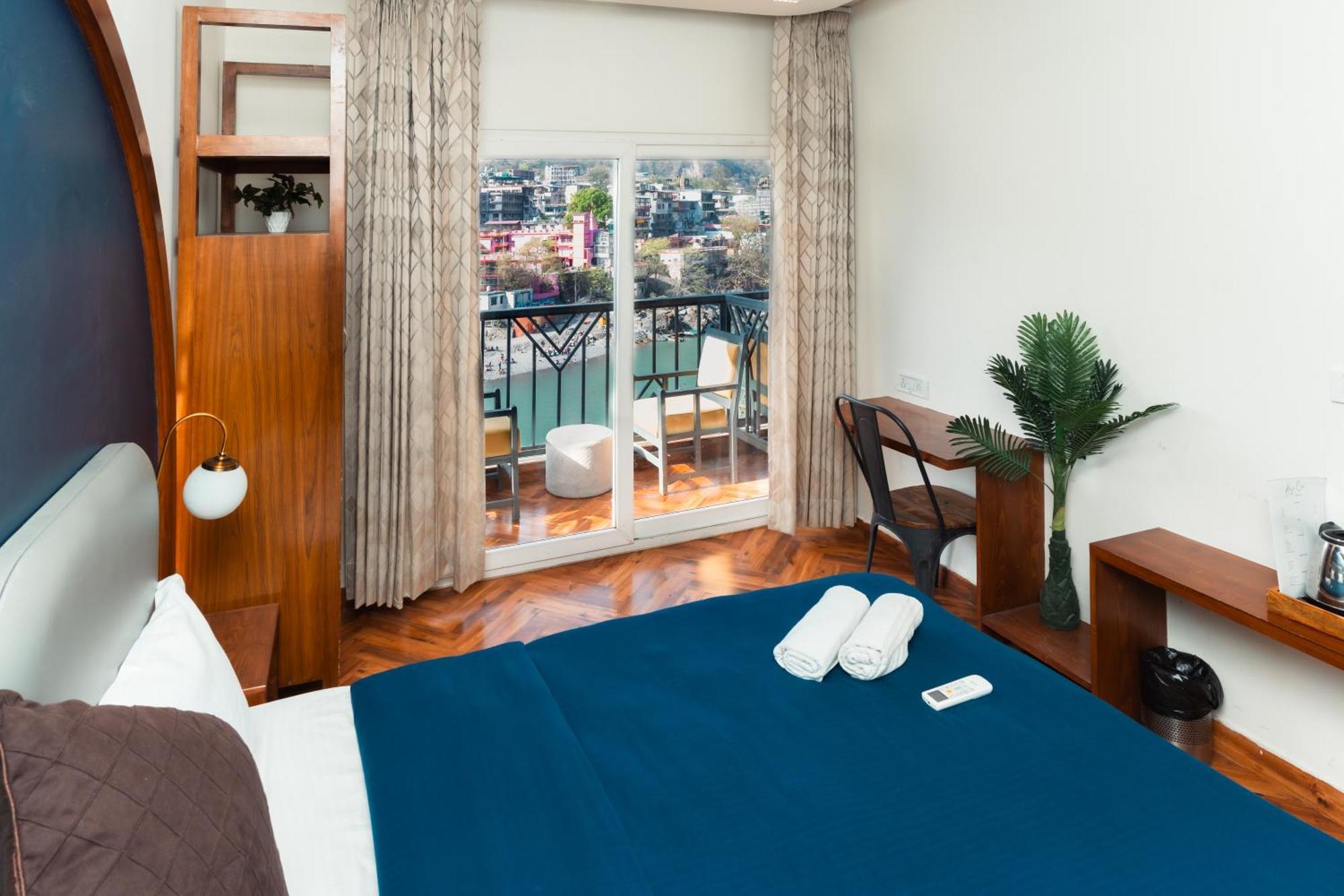 Joey'S By The Ganges Hostel Rishikesh Exterior photo